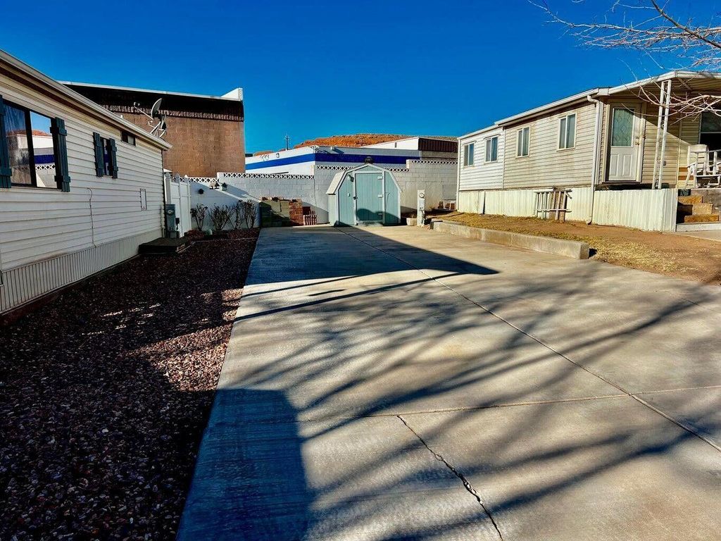 Photo of 1150 W RED HILLS Parkway #87, Washington, UT 84780 (MLS # 112042)