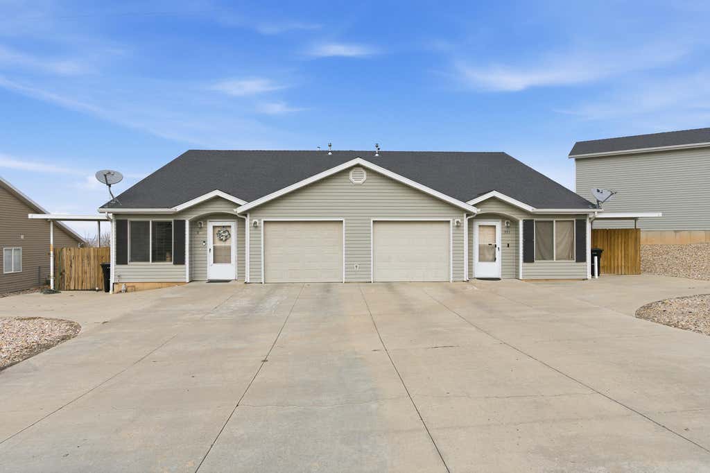 Photo of 591593 E Nichols Canyon Road Rd #+ RV Garage, Cedar City, UT 84721 (MLS # 117174)