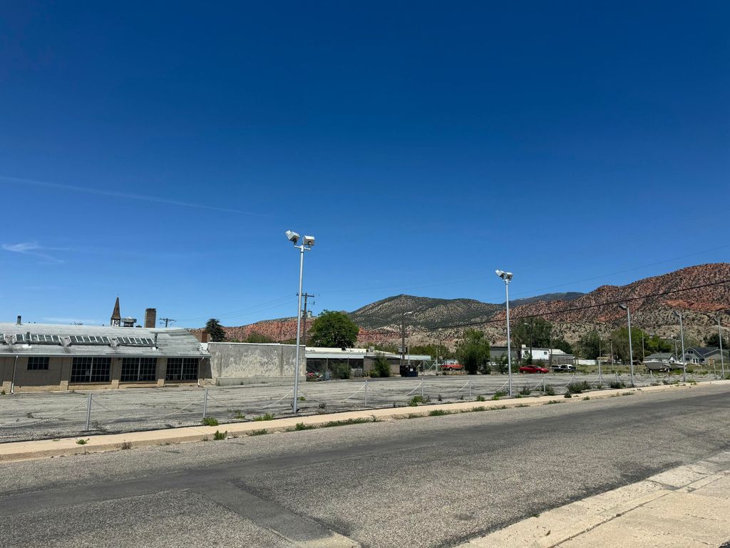 Photo of 39 S Main ST, Cedar City, UT 84720 (MLS # 116408)