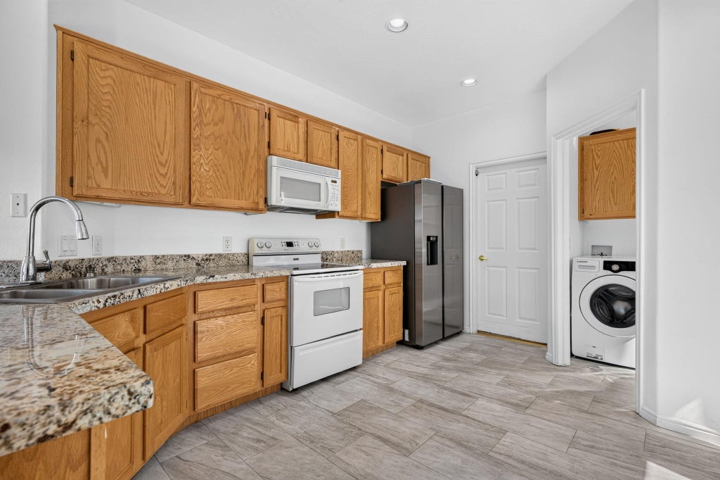 Photo of 1448 W Summer Poppy DR, Saint George, UT 84790 (MLS # 117570)