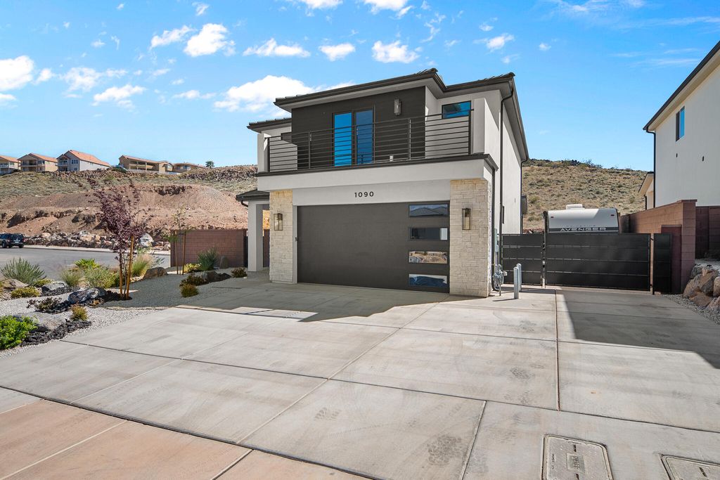 Photo of 1090 E Coyote Crest DR, Washington, UT 84780 (MLS # 115568)