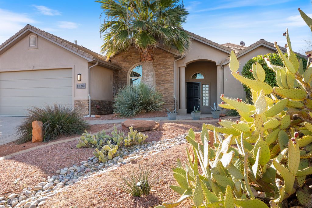 Photo of 1120 W Broadstone CT, Washington, UT 84780 (MLS # 114604)