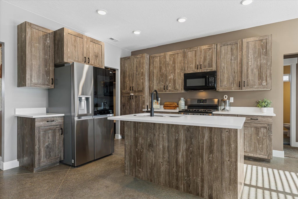 Photo of 142 N 4275 W W, Cedar City, UT 84720 (MLS # 118712)
