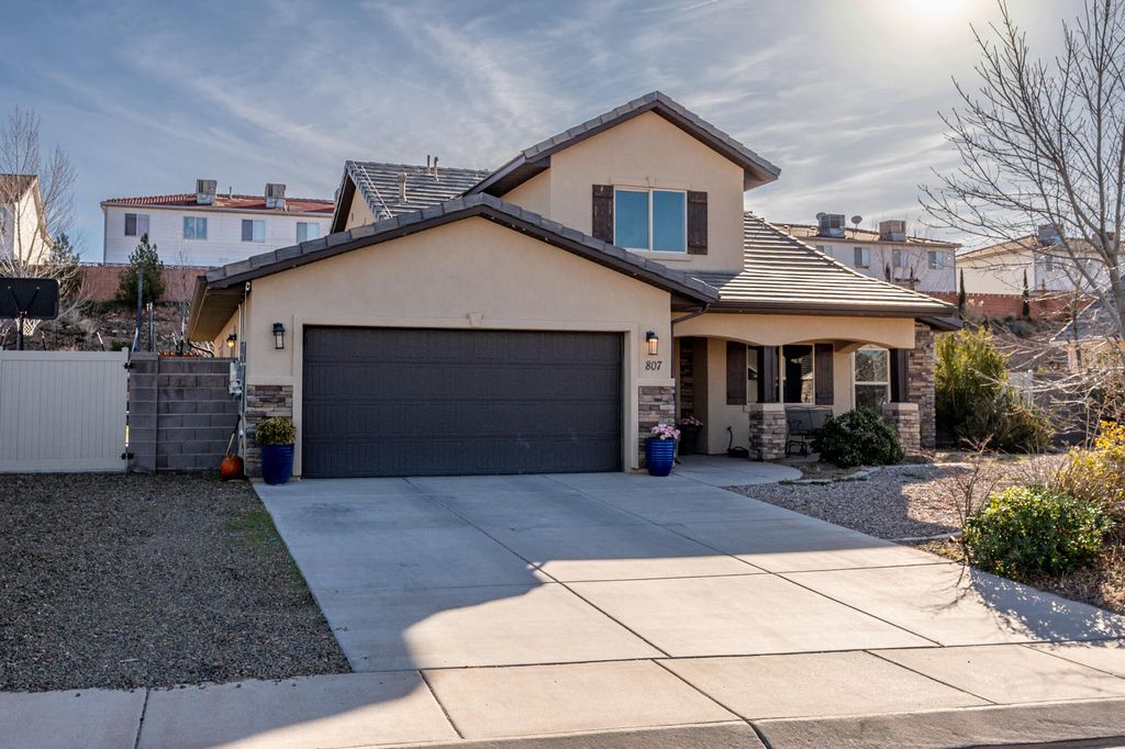 Photo of 807 N 370 W, La Verkin, UT 84745 (MLS # 114595)