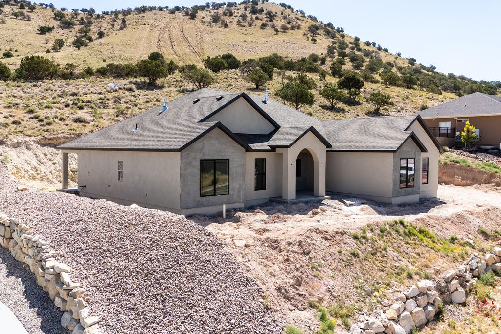 Photo of 1528 N Knoll ST, Cedar City, UT 84721 (MLS # 111968)
