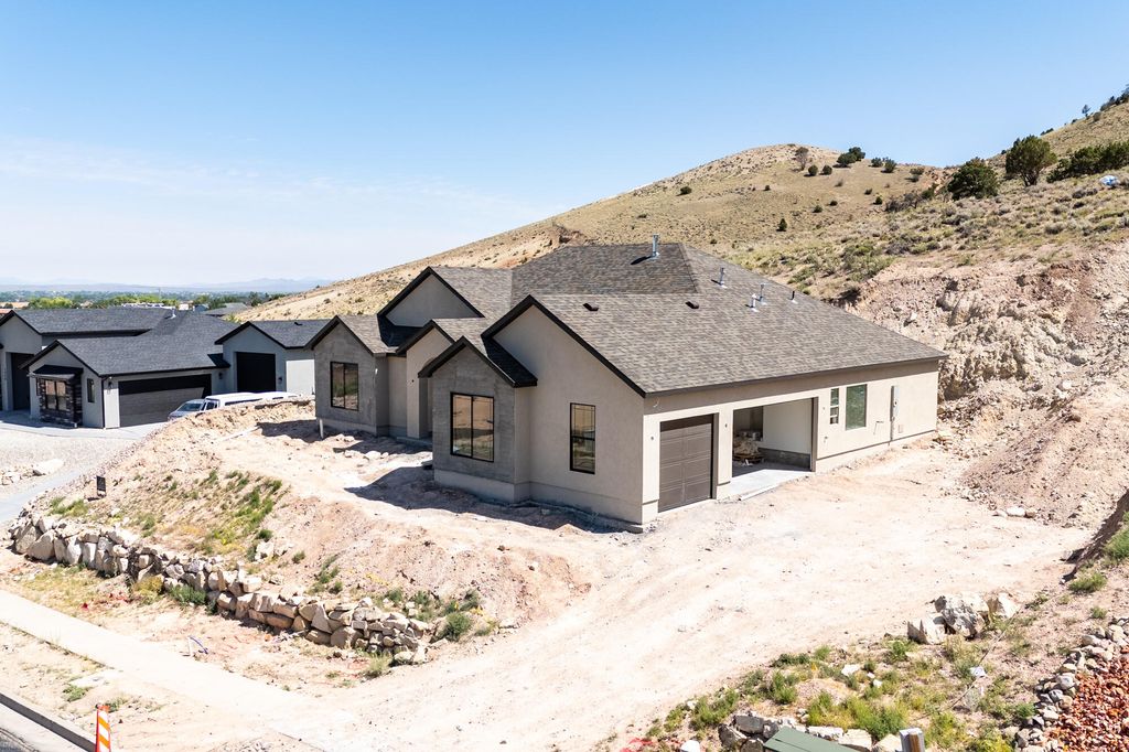 Photo of 1528 N Knoll ST, Cedar City, UT 84721 (MLS # 111968)
