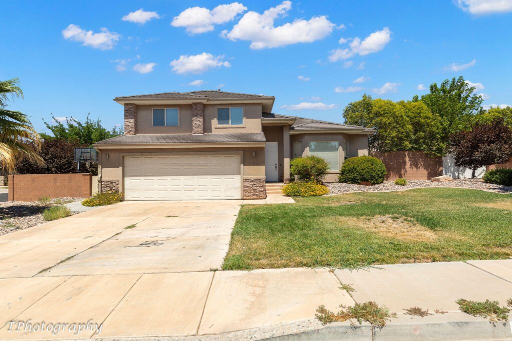 Photo of 693 Castle Stone DR, Washington, UT 84780 (MLS # 112608)
