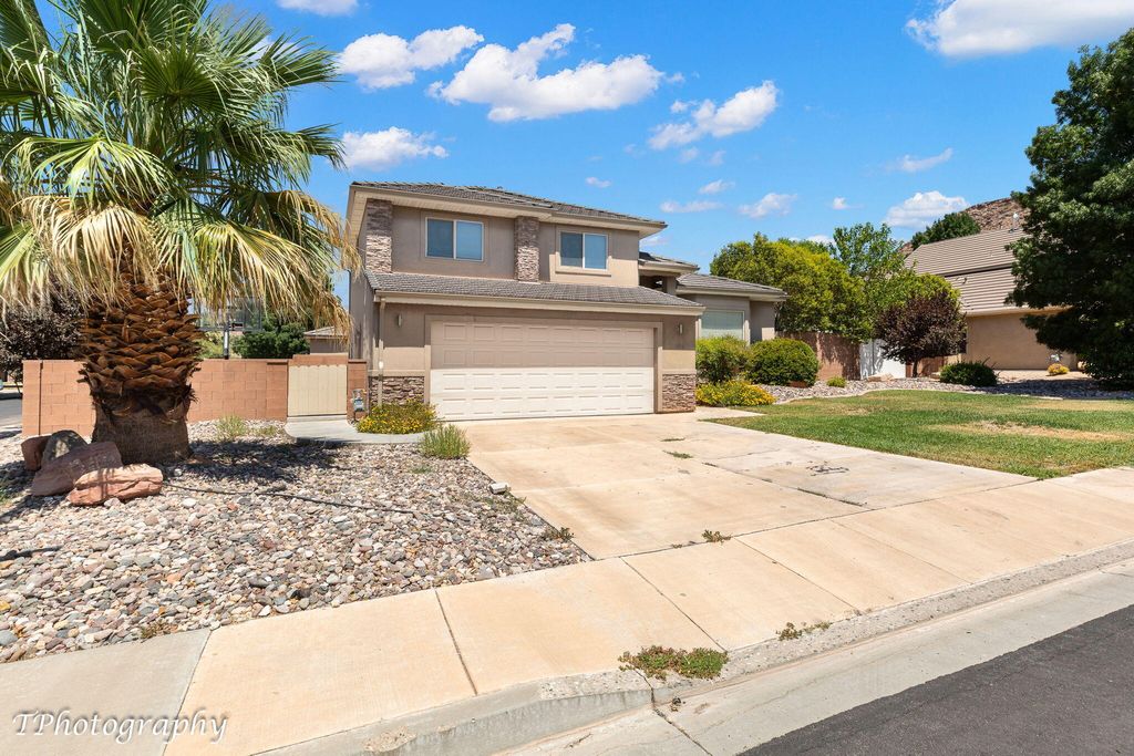 Photo of 693 Castle Stone DR, Washington, UT 84780 (MLS # 112608)