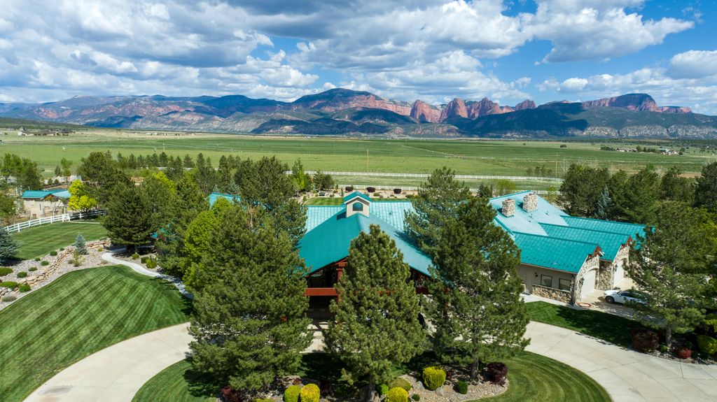 Photo of 622 E HIGHWAY 144, New Harmony, UT 84757 (MLS # 114685)