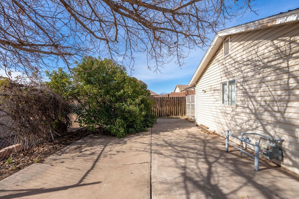 Photo of 575 N 1590 W, Saint George, UT 84770 (MLS # 114608)