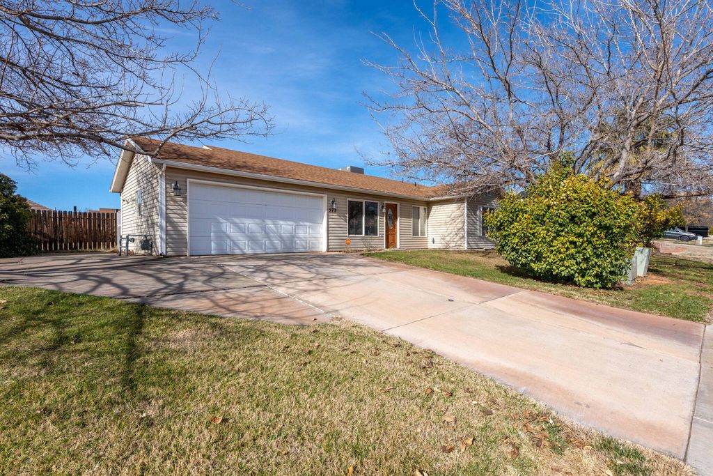 Photo of 575 N 1590 W, Saint George, UT 84770 (MLS # 114608)