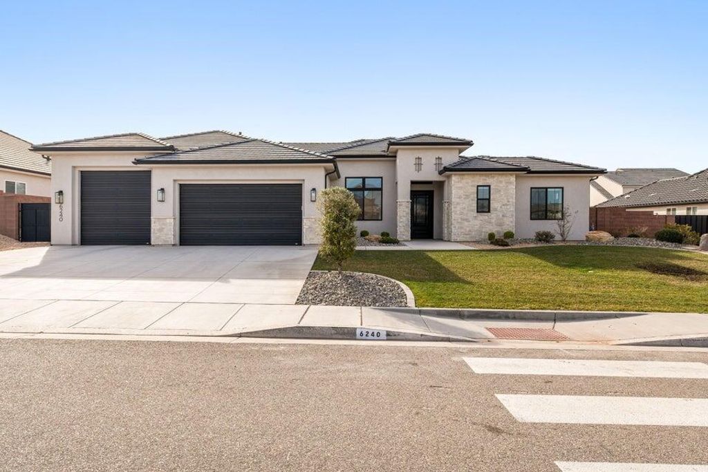 Photo of 6240 S Sonic DR, Saint George, UT 84790 (MLS # 115240)