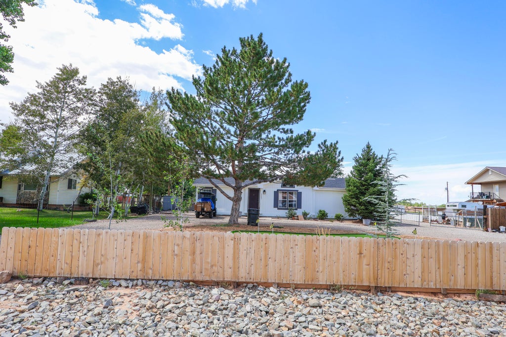 Photo of 4285 N Driftwood LN, Enoch, UT 84721 (MLS # 117837)