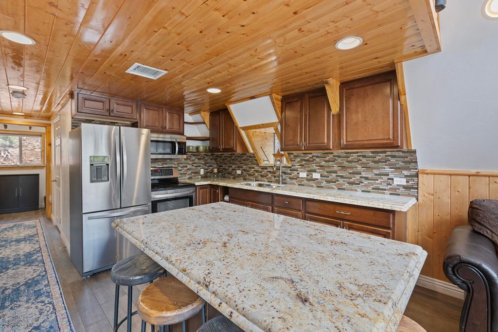 Photo of 455 Whispering Pines DR, Duck Creek Village, UT 84762 (MLS # 112488)
