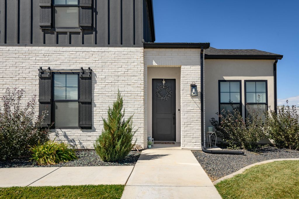 Photo of 5165 N 2570 W, Cedar City, UT 84721 (MLS # 113343)