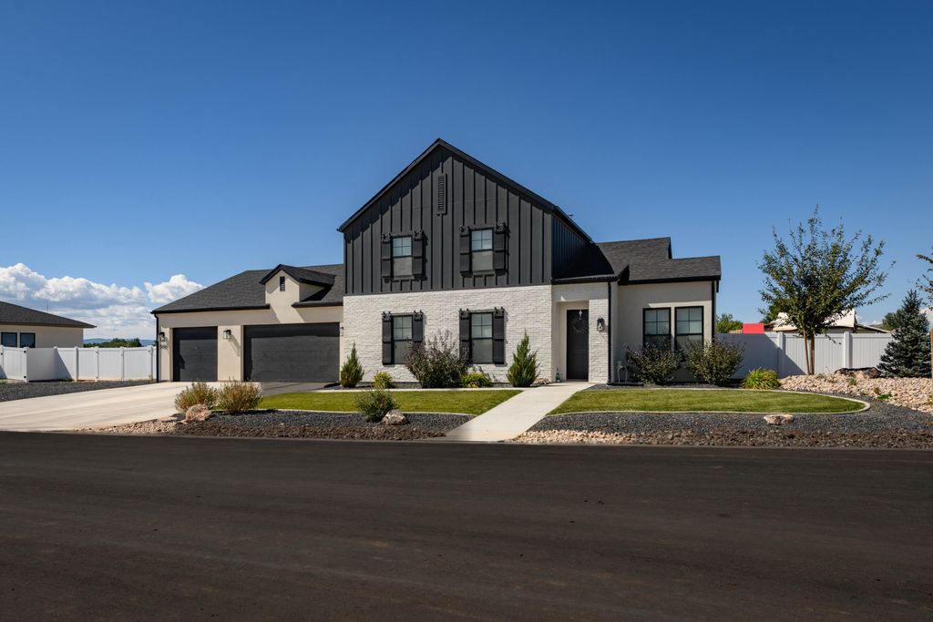 Photo of 5165 N 2570 W, Cedar City, UT 84721 (MLS # 113343)