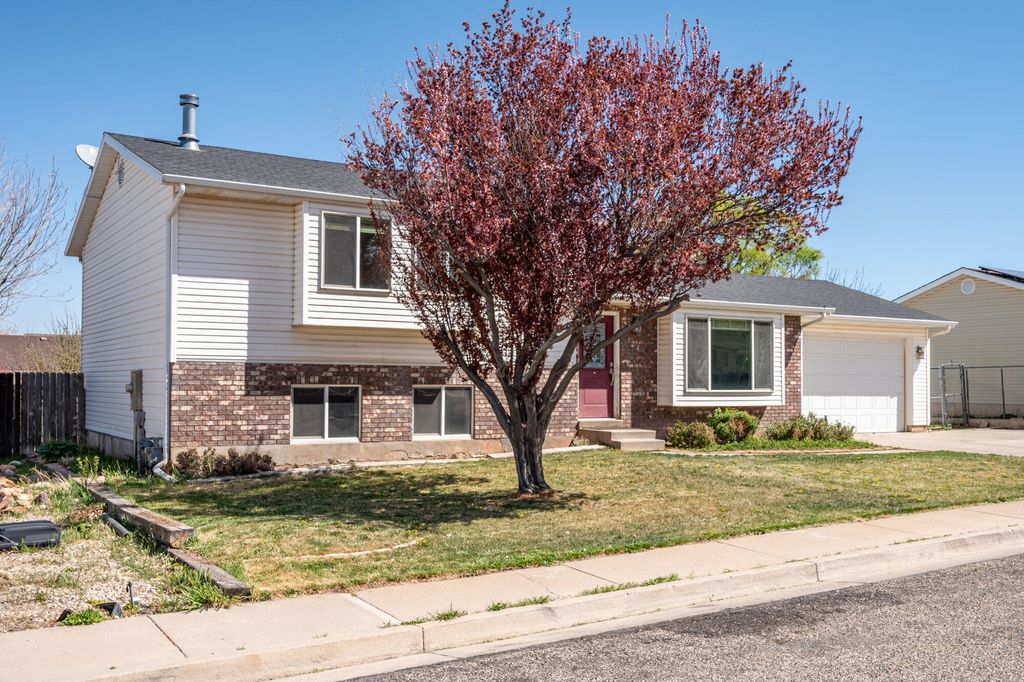 Photo of 324 W 1650 N, Cedar City, UT 84721 (MLS # 112928)