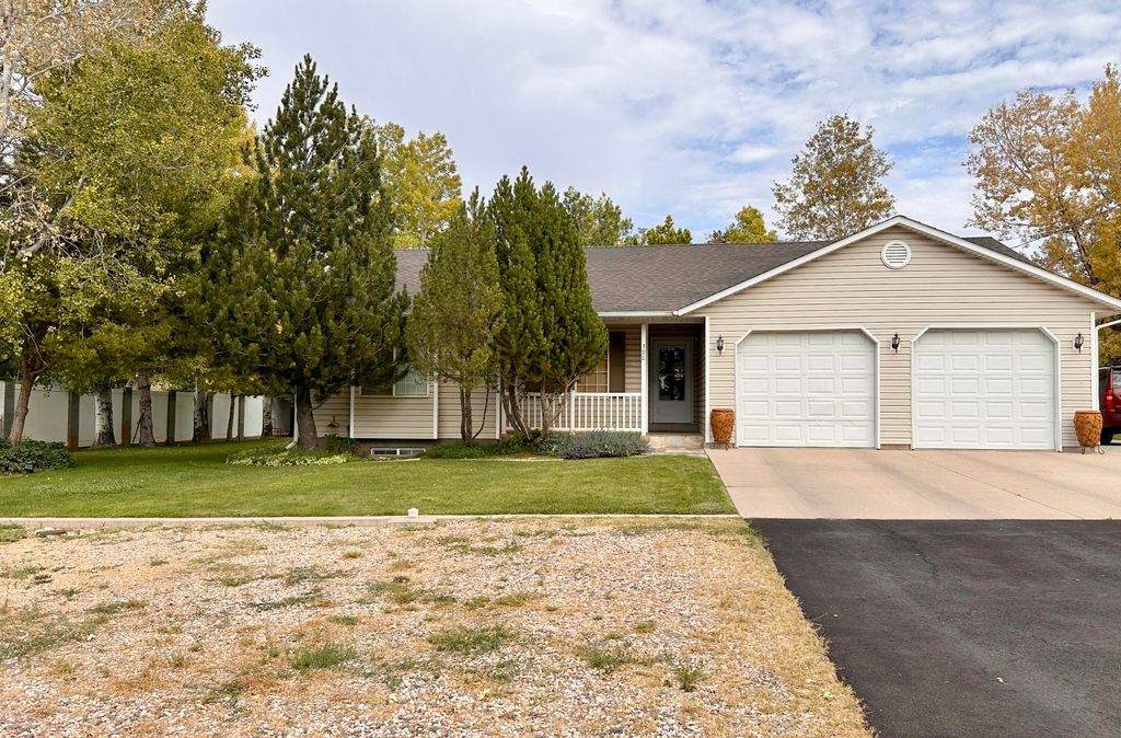 Photo of 390 N 200 W, Parowan, UT 84761 (MLS # 112763)