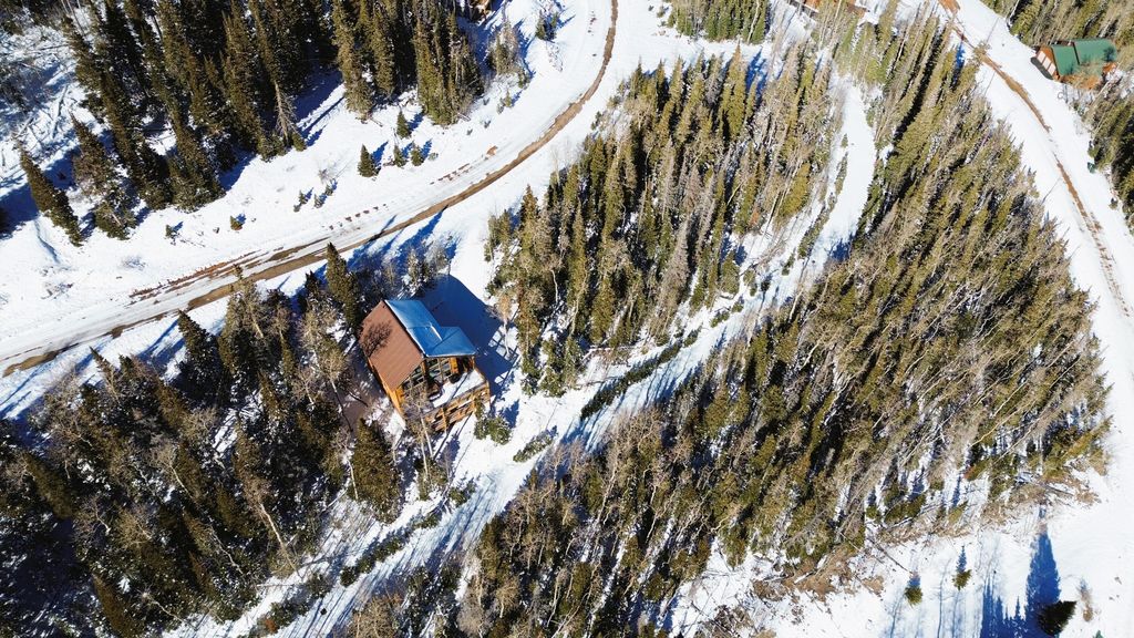 Photo of 689 W Hunter Ridge DR, Brian Head, UT 84719 (MLS # 113930)