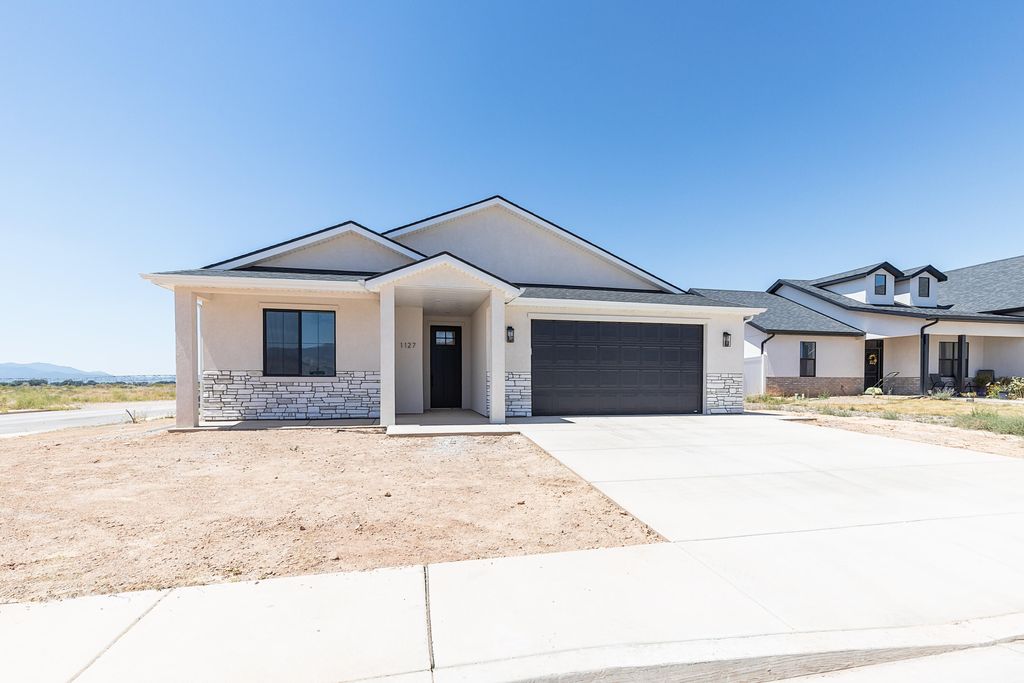 Photo of 1170 N Yucca (3325 West) St, Cedar City, UT 84721 (MLS # 112754)