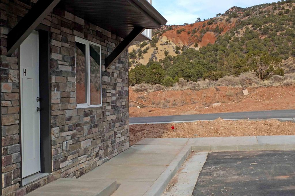 Photo of 920 S 25 E #22E, Cedar City, UT 84720 (MLS # 115779)