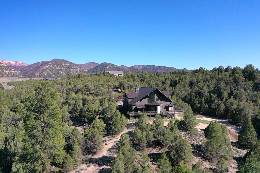 Photo of 985 N Russel RD, Hatch, UT 84735 (MLS # 116571)