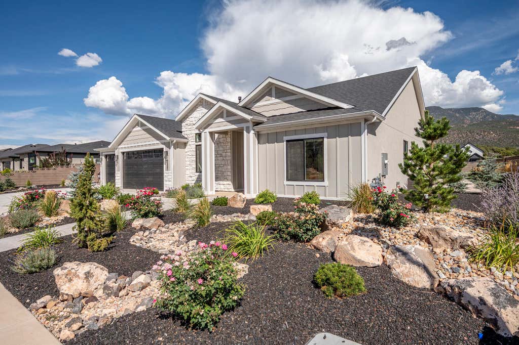 Photo of 2331 S Canyon CIR, Cedar City, UT 84720 (MLS # 117782)