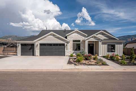 Photo of 2331 S Canyon CIR, Cedar City, UT 84720 (MLS # 117782)