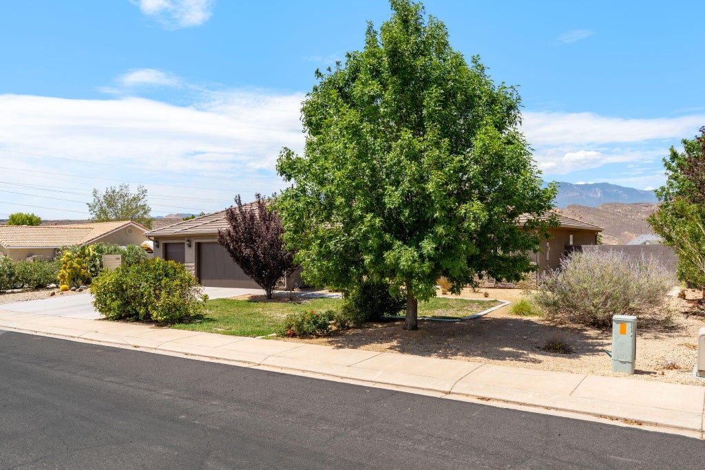 Photo of 3378 W 400 N, Hurricane, UT 84737 (MLS # 117237)