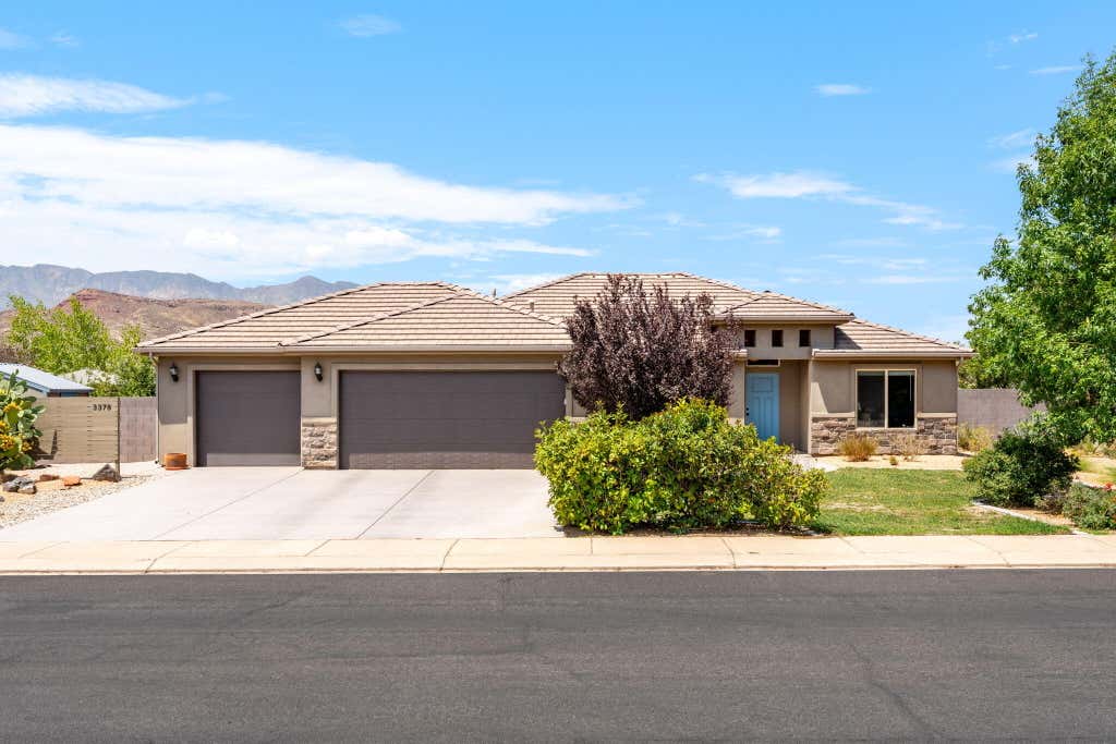 Photo of 3378 W 400 N, Hurricane, UT 84737 (MLS # 117237)