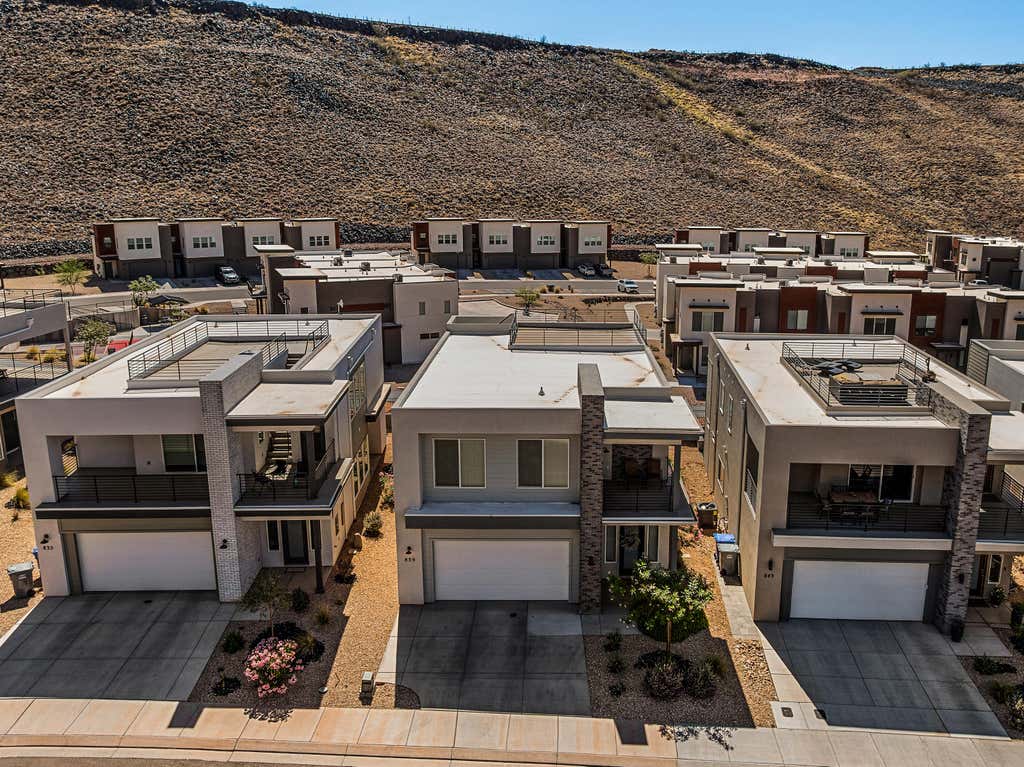 Photo of 839 S Walker Way, Saint George, UT 84770 (MLS # 116664)