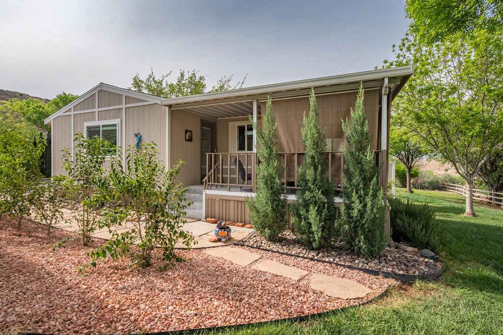 Photo of 5 Scenic CIR, Hurricane, UT 84737 (MLS # 115553)