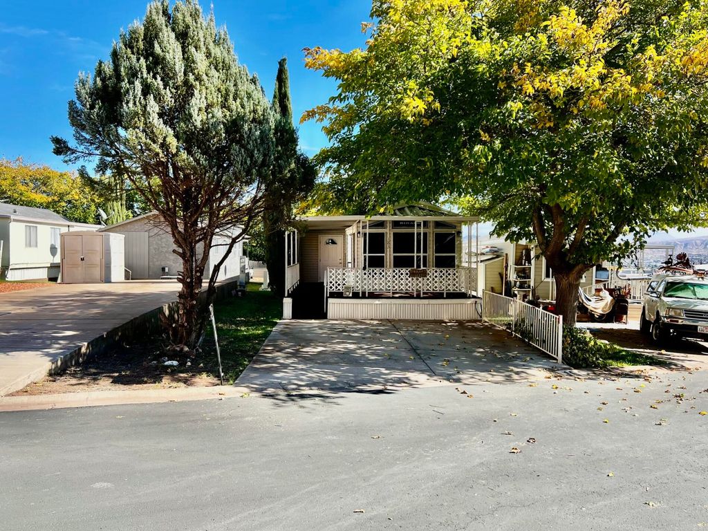 Photo of 1150 W Red Hills Parkway #183, Washington, UT 84780 (MLS # 113594)