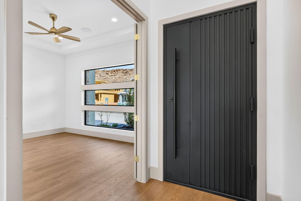 Photo of 477 E Weatherby Way, Washington, UT 84780 (MLS # 118113)