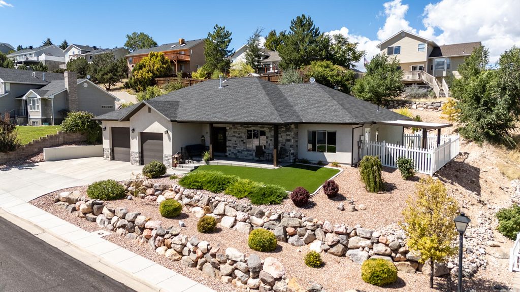 Photo of 171 N Beacon Hill DR, Cedar City, UT 84720 (MLS # 113010)