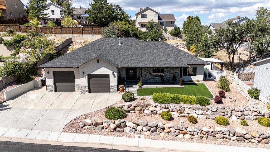 Photo of 171 N Beacon Hill DR, Cedar City, UT 84720 (MLS # 113010)