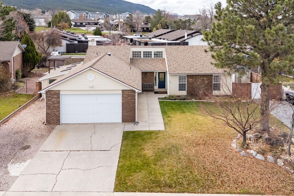 Photo of 872 Cedarwood LN, Cedar City, UT 84720 (MLS # 113906)
