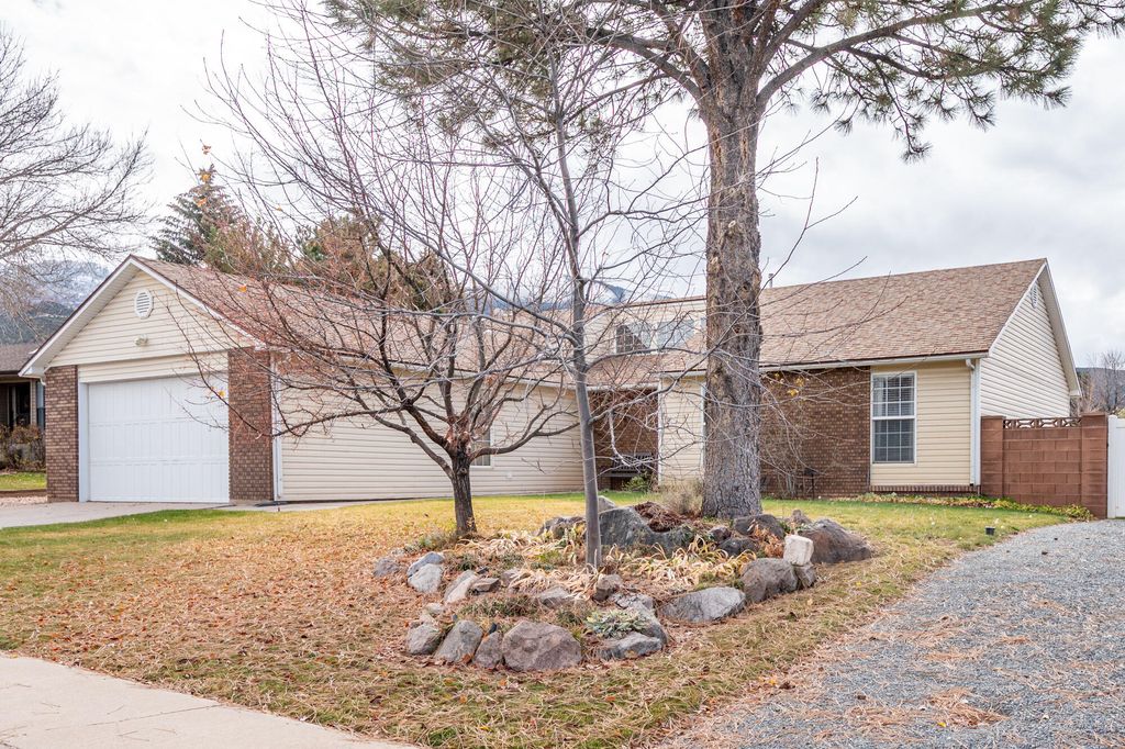 Photo of 872 Cedarwood LN, Cedar City, UT 84720 (MLS # 113906)