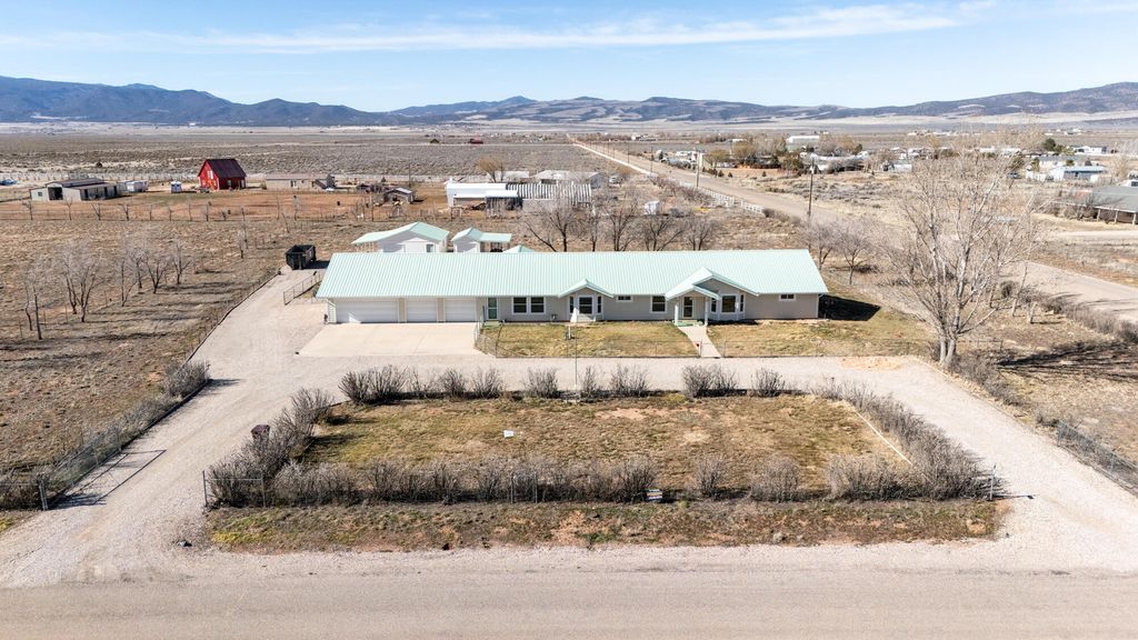 Photo of 1424 S 5175 W, Cedar City, UT 84720 (MLS # 114688)