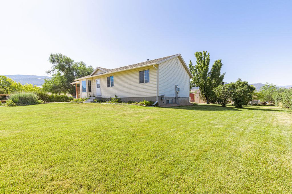 Photo of 1570 E Stagecoach LN, Enoch, UT 84721 (MLS # 111960)
