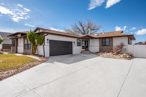 Photo of 2121 N Cobblecreek DR, Cedar City, UT 84721 (MLS # 114853)
