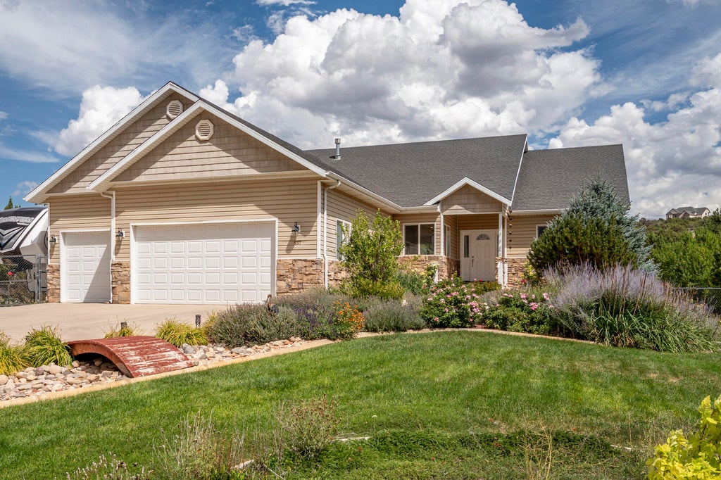 Photo of 937 S Laurie LN, Cedar City, UT 84720 (MLS # 117867)