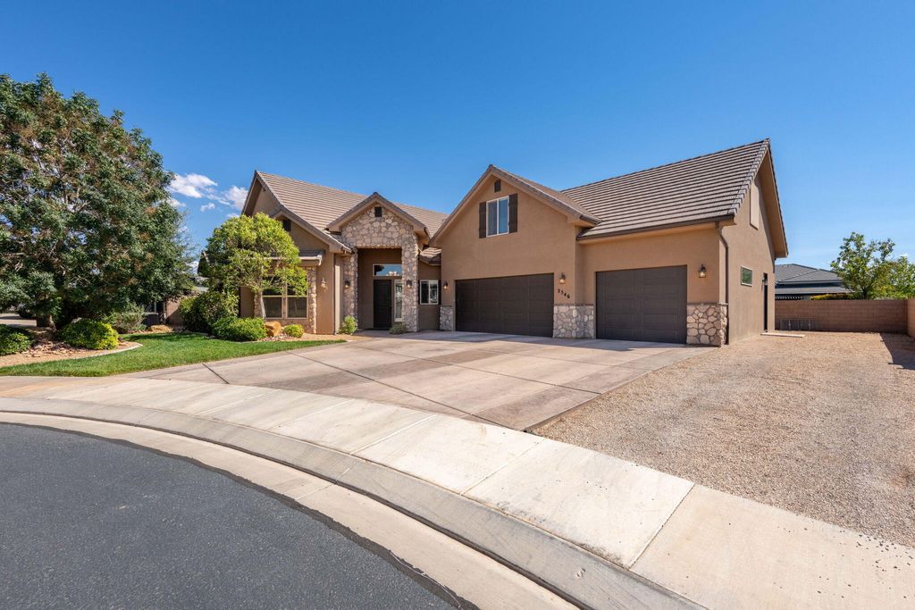 Photo of 2546 E 3000 S CIR, Saint George, UT 84790 (MLS # 113058)