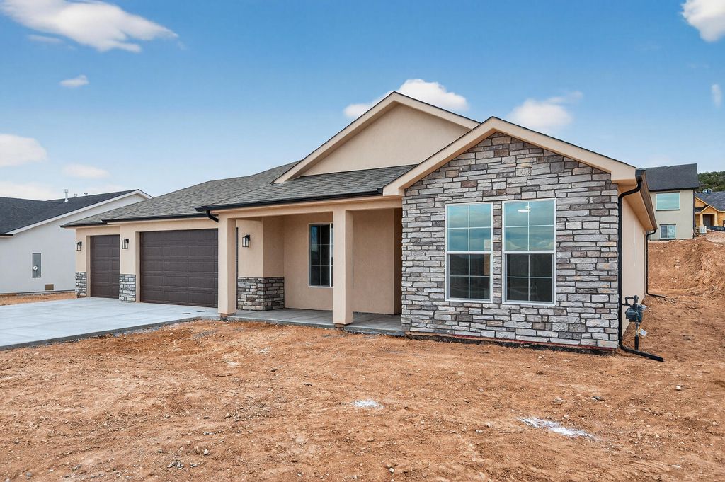 Photo of 537 S Bryant St St, Cedar City, UT 84720 (MLS # 114175)