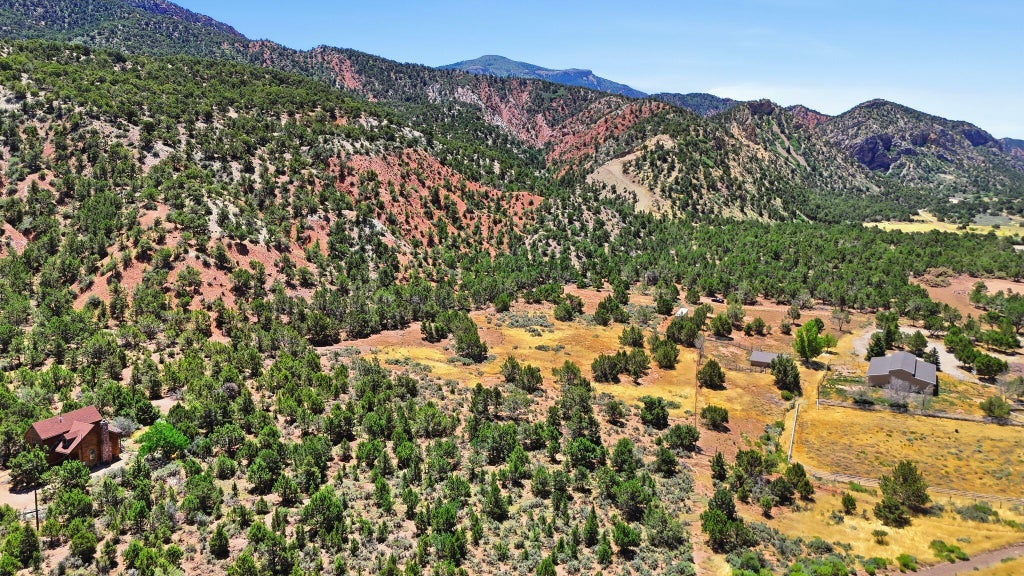 Photo of 8.46 Acres Spring Creek RD, Kanarraville, UT 84742 (MLS # 116850)