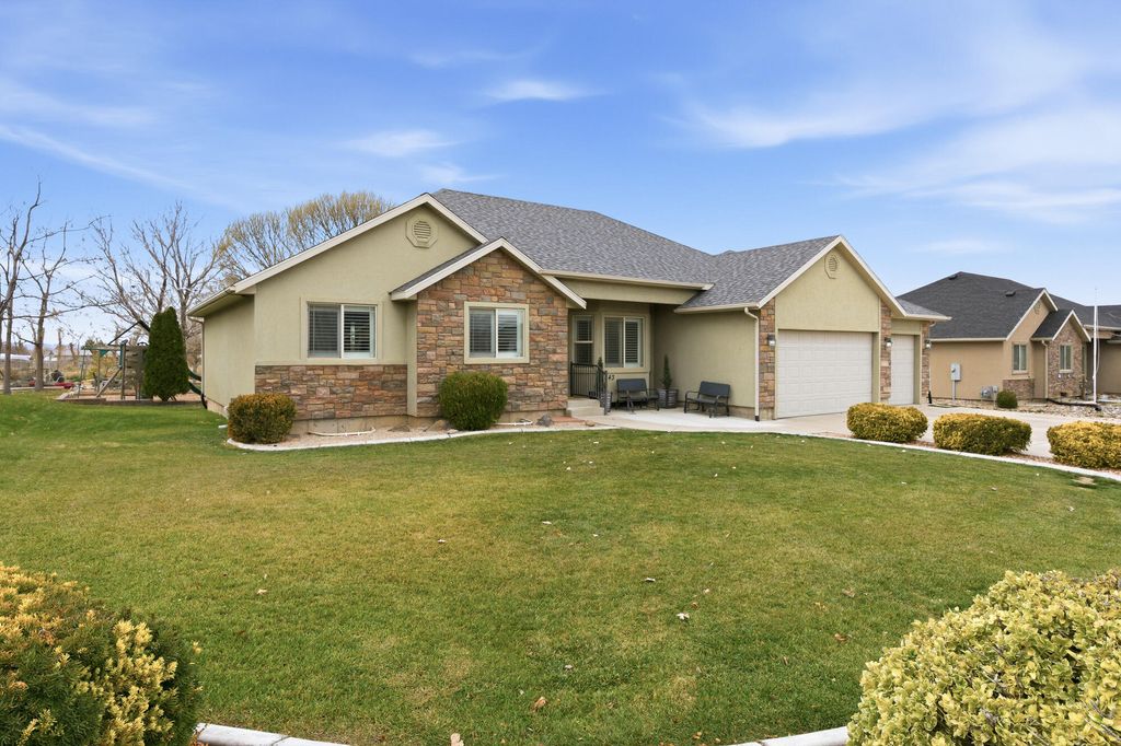 Photo of 3643 N 170 E, Enoch, UT 84721 (MLS # 113988)