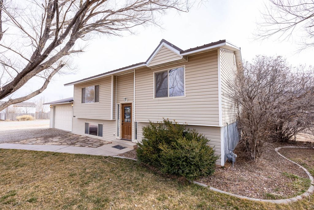 Photo of 3900 N Quarterhorse DR, Enoch, UT 84721 (MLS # 114874)