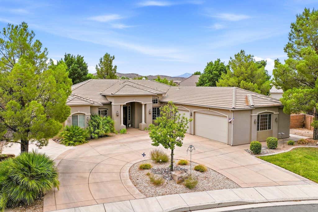 Photo of 2476 E Meadow Mist Way, Saint George, UT 84790 (MLS # 117735)