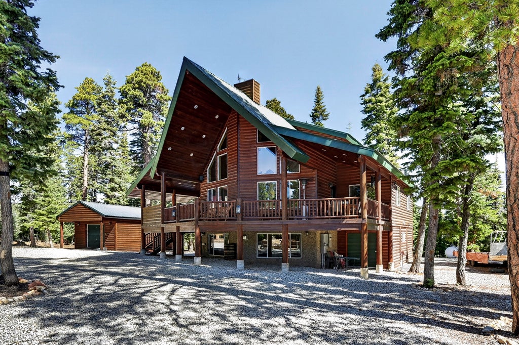 Photo of 45 E Forest DR, Duck Creek Village, UT 84762 (MLS # 116406)