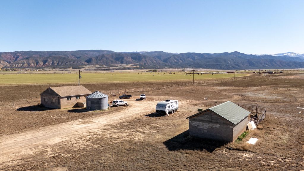 Photo of 3000 N 1600 W, Parowan, UT 84761 (MLS # 113699)